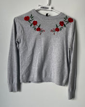 Load image into Gallery viewer, Divided By H&M Womens Gray Long Sleeve Crew Neck Pullover Sweater Size XS