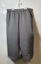 Load image into Gallery viewer, Karl Lagerfeld Womens White Black Geometric Elastic Waist Capri Pants Size L
