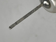 Load image into Gallery viewer, Unbranded Women's Silver Tone Earrings. Weight 1.2g