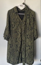 Load image into Gallery viewer, Express Womens Green Black Animal Print 3/4 Sleeve Collared Shirt Dress Size L