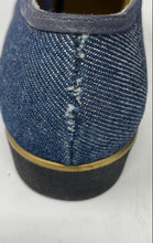 Load image into Gallery viewer, Authentic Salvatore Ferragamo Womens Blue Denim Oxford Shoes Size 7.5 2A Damaged