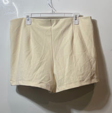 Load image into Gallery viewer, H&M Womens Cream Regular Fit Stretch Flat Front Wrap Shorts Size Large