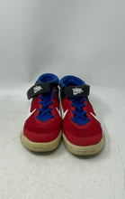 Load image into Gallery viewer, Nike Kids Team Hustle D10 FlyEase DD7303-005 Multicolor Basketball Shoes Size 6Y
