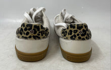 Load image into Gallery viewer, G By Guess Los Angeles Womens White Brown Round Toe Lace-Up Sneakers Shoes Sz 9