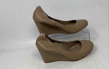 Load image into Gallery viewer, Vince Camuto Womens Elmay Beige Round Toe Slip-On Wedge Pump Heels Size 7M
