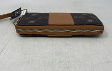 Load image into Gallery viewer, Beverly Hills Polo Club Womens Beige Brown Signature Zip-Around Wallet With Tags