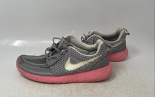 Load image into Gallery viewer, Nike Womens Roshe Run 511882-002 Gray Pink Lace-Up Sneaker Shoes Size 8.5