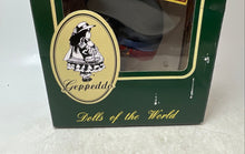 Load image into Gallery viewer, Geppeddo Of The World Chinese Porcelain Traditional Attire Girl Doll With Box