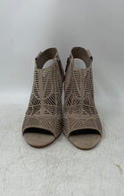 Load image into Gallery viewer, Vince Camuto Womens Kimora Beige Leather Cutout Shield Ankle Booties Size 5M
