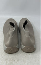 Load image into Gallery viewer, STQ Mens Beige Slip-On Low Top Round Toe Walking Shoes Size 10.5