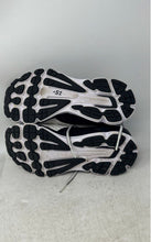 Load image into Gallery viewer, Under Armour Womens Speedform Gemini 2 1266245-100 White Black Sneaker Shoes 8.5