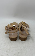 Load image into Gallery viewer, Charles By Charles David Womens Beige Seashell Ankle Strap Thong Sandals Sz 6.5M