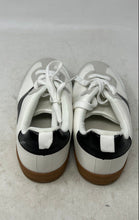 Load image into Gallery viewer, Juniors Sole Mates Womens White Leather Lace-Up Low Top Sneaker Shoes Size 6