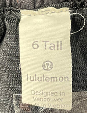 Load image into Gallery viewer, Lululemon Womens Hotty Hot Black Activewear Pull-On Athletic Shorts Size 6 Tall