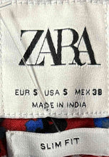 Load image into Gallery viewer, Zara Mens Red Floral Printed Cotton Long Sleeve Slim Fit Button-Up Shirt Size S