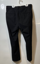 Load image into Gallery viewer, H&M Mens Black Flat Front Slash Pockets Straight Leg Dress Pants Size 31