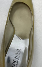 Load image into Gallery viewer, Michael Kors Womens Dorothy Flex Green Leather Pointed Toe Pump Heels Size 11M