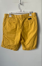 Load image into Gallery viewer, Banana Republic Mens Yellow Cotton Flat Front Slash Pockets Chino Shorts Size 33