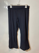 Load image into Gallery viewer, Under Armour Womens Black Elastic Waist Flared Leg Ankle Pants Size Medium