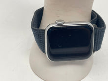 Load image into Gallery viewer, Apple Watch Serie SE 44mm Power On / Locked For Parts (NCL)