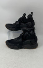 Load image into Gallery viewer, Nike Womens Air Huarache City AH6787-003 Black Round Toe Sneaker Shoes Size 5.5