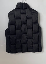 Load image into Gallery viewer, Forever 21 Mens Black Mock Neck Pockets Full-Zip Puffer Vest Size Large