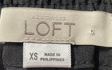 Load image into Gallery viewer, Ann Taylor Loft Womens Black Flat Front Slash Pocket Side-Zip Chino Shorts Sz XS