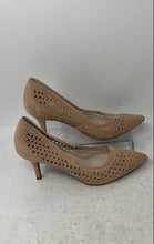 Load image into Gallery viewer, Alfani Womens Step N Flex Beige Slip-On Pointed Toe Pump Heels Size 8.5M