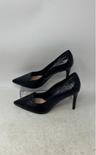 Load image into Gallery viewer, Vince Camuto Womens Panan Black Snake Print Pointed Toe Pump Heels Size 6.5 M