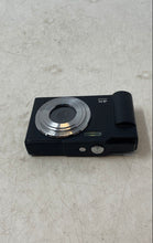 Load image into Gallery viewer, Black 4K Ultra HD 16x Powerful Zoom Portable Compact Digital Camera