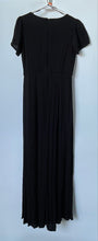 Load image into Gallery viewer, Forever 21 Womens Black Short Sleeve V-Neck Middle Slit Maxi Dress Size Small