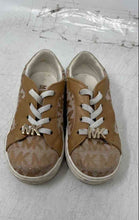 Load image into Gallery viewer, Michael Kors Girls Oak 2 Brown White Monogram Lace-Up Sneaker Shoes Size 6