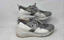 Load image into Gallery viewer, Steve Madden Womens Cliff Gray White Low Top Lace-Up Sneaker Shoes Size 9 M