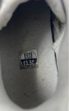 Load image into Gallery viewer, Nike Boys Air Force 1 EasyOn White Low Top Hook & Loop Sneaker Shoes Size 13.5C