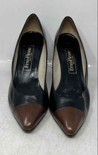 Load image into Gallery viewer, Evan Picone Womens Black Camel Leather Cap Toe Slip-On Pump Heels Size 10M