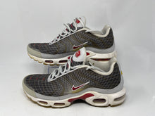 Load image into Gallery viewer, Authentic Nike Mens Air Max Plus BV1983-001 Gray Sneaker Shoes Size 10 Damaged