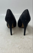 Load image into Gallery viewer, Jessica Simpson Womens Black Snake Print Pointed Toe Slip-On Pump Heels Size 7M