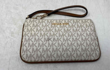 Load image into Gallery viewer, Michael Kors Womens Jet Set Travel Brown Beige Signature Wristlet Wallet