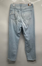 Load image into Gallery viewer, American Eagle Womens Blue Denim Pockets Distressed Straight Leg Jeans Size 8