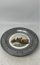 Load image into Gallery viewer, The Great American Revolution 1776 Washington Crossing The Delaware Decor Plate