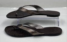 Load image into Gallery viewer, Authentic Tory Burch Womens Thora Gray Leather Flip-Flop Sandals Size 9M Damaged