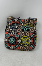 Load image into Gallery viewer, Vera Bradley Womens Multicolor Floral Print Inner Divider Crossbody Purse
