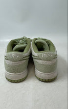 Load image into Gallery viewer, Nike Womens Dunk Low SE DQ7579-300 White And Green Round Toe Sneakers Shoes Sz 9