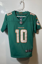 Load image into Gallery viewer, Nike Boys Green Miami Dolphins Tyreek Hill #10 NFL Football Jersey Size S
