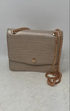 Load image into Gallery viewer, Naturalizer Womens Betty Peach And Gold Chain Strap Formal Crossbody Bag