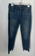 Load image into Gallery viewer, American Eagle Outfitters Womens Blue Denim Raw Hem Stretch Skinny Jeans Size 6