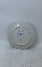 Load image into Gallery viewer, Goebel M.J Hummel Annual Series 2nd Edition 1972 Porcelain Collector Plate