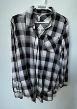 Load image into Gallery viewer, Aeropostale Womens Gray Plaid Long Sleeve Spread Collar Button-Up Shirt Sz XS/TP