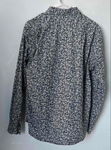 Load image into Gallery viewer, American Eagle Outfitters Mens Blue White Floral Cotton Button-Up Shirt Size M