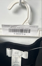 Load image into Gallery viewer, H&M Womens Black Flat Front Pockets Straight Leg Formal Dress Pants Size 6